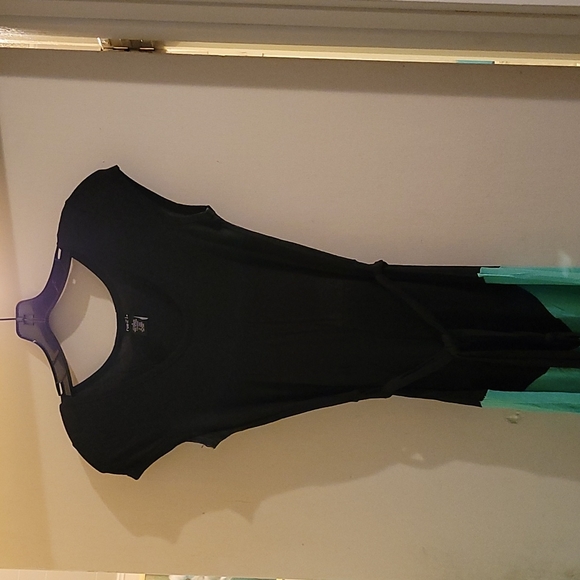 Rue21 Dresses & Skirts - Maxi belted dress size small color black and teal blue